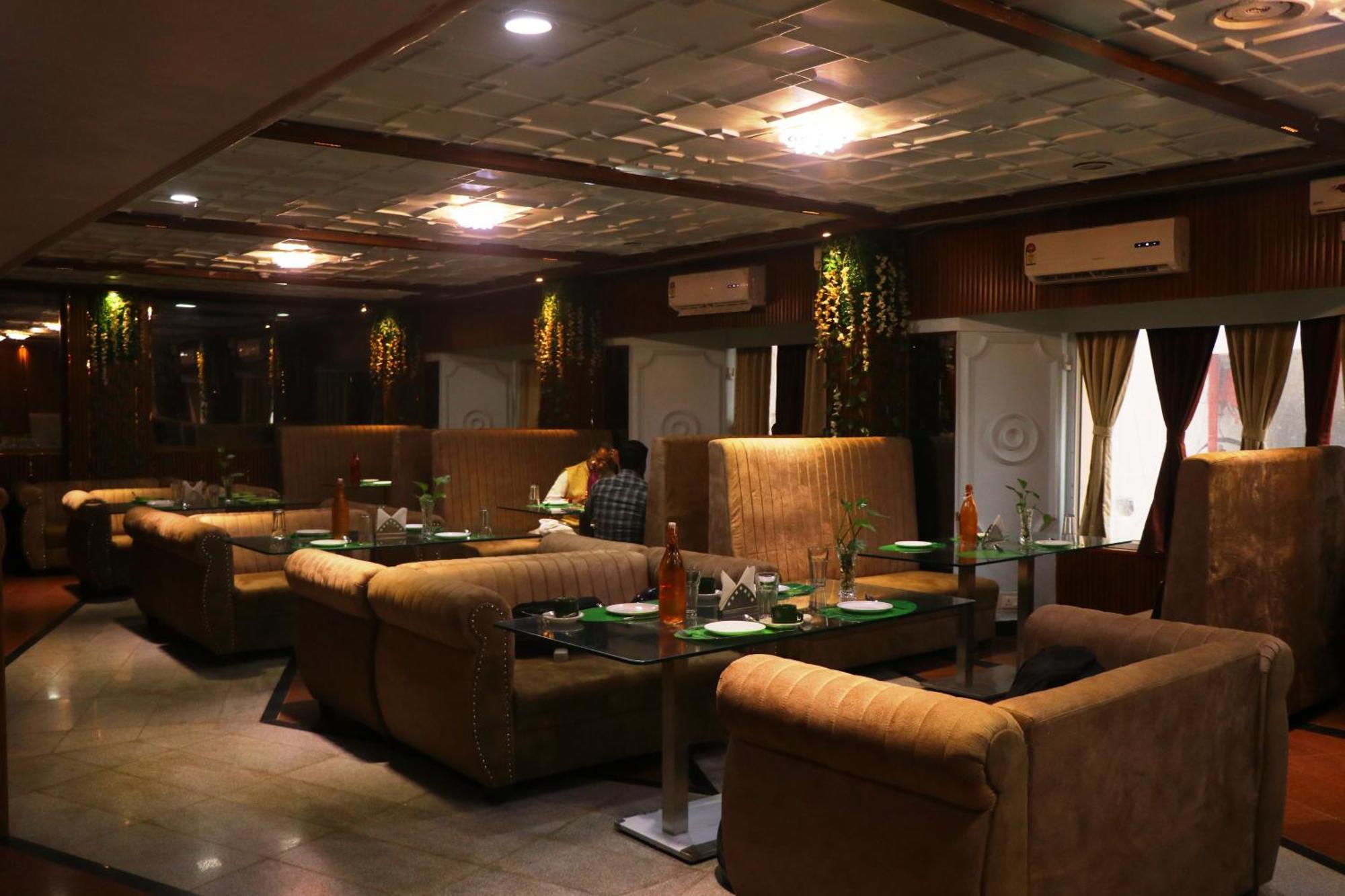 Hotel Samrat International Patna  Ngoại thất bức ảnh