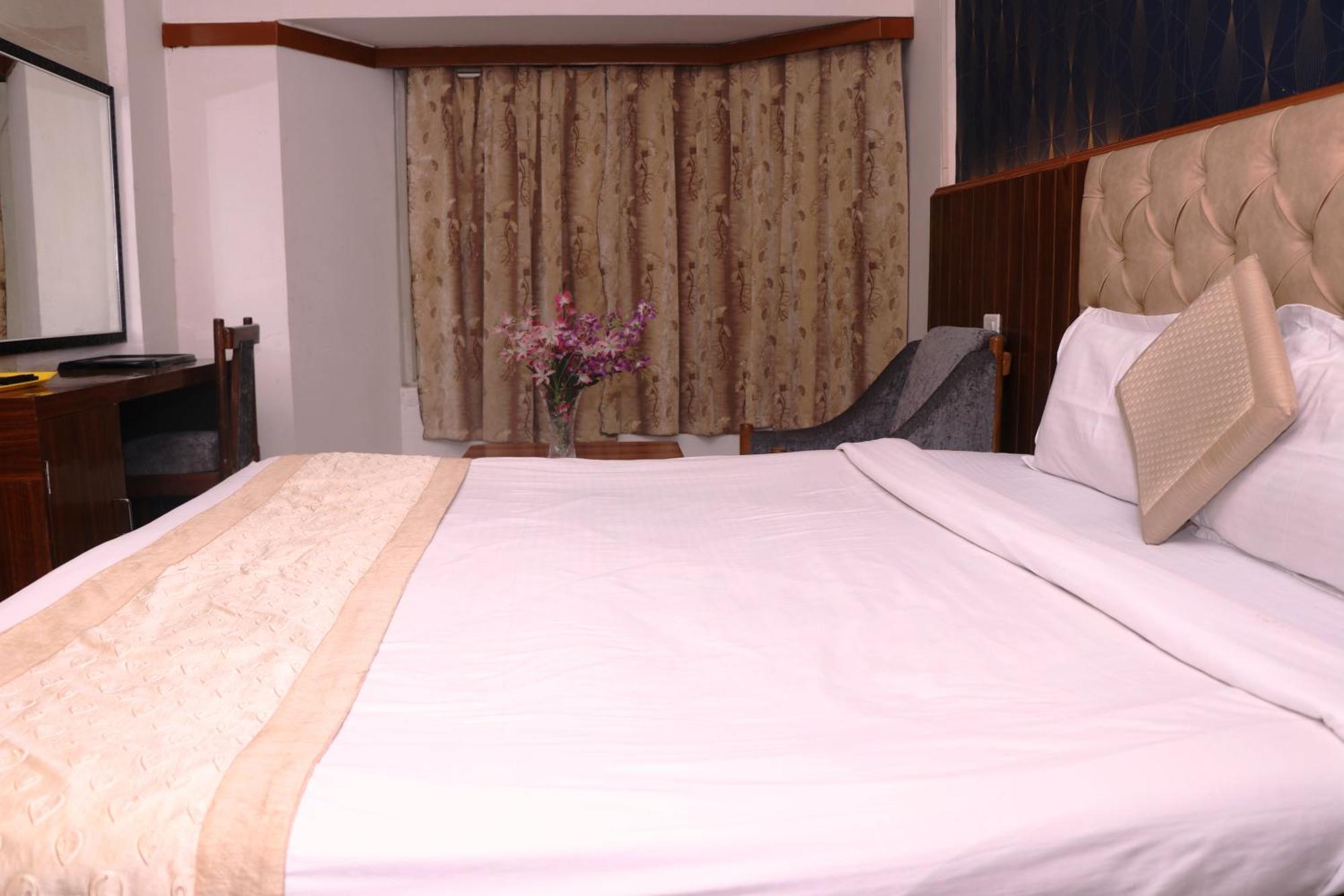 Hotel Samrat International Patna  Ngoại thất bức ảnh